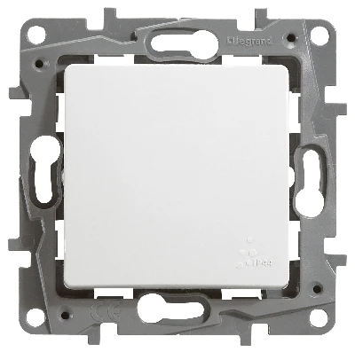 ETIKA Переключатель IP44 белый 10АХ