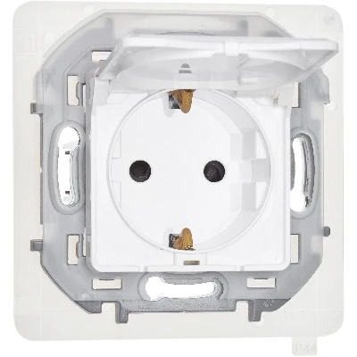 Розетка 2К+З IP 44 с откидной крышкой и шторками немецкий стандарт 16 А 250 В~ INSPIRIA белый