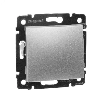 VALENA Переключатель одноклавишный на 2 направления в рамку алюминий