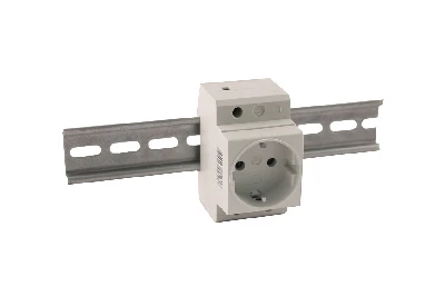 Розетка на DIN-рейку с заземлением, номинальный ток 16A, 3 силовых полюса, 3 контакта, климатическое исполнение УХЛ4.